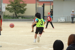 お父さんに教えてもらいながら、仲良く撮影されていました。(豆記者・中川さん(6年生)撮影) お父さんに教えてもらいながら、仲良く撮影されていました。
