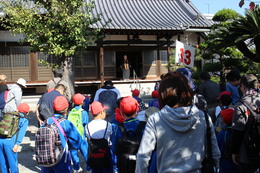 萬徳寺での様子です(ホームページ委員会取材班撮影) 萬徳寺での様子です
