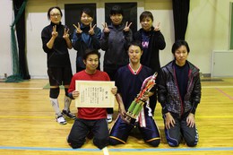 優勝の釣東チームです(ホームページ委員会取材班撮影) 優勝の釣東チームです