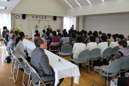 針供養の始まりです(ホームページ委員会取材班撮影) 針供養の始まりです