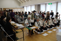 針供養の様子です(ホームページ委員会取材班撮影) 針供養の様子です