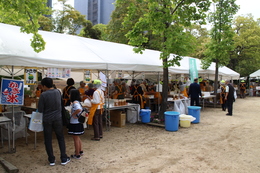 高松市交母連絡協議会のバザー(ホームページ委員会取材班撮影) 高松市交母連絡協議会のバザー