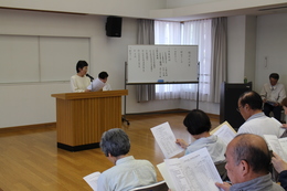 議案審議中の様子です(ホームページ委員会取材班撮影) 議案審議中の様子です