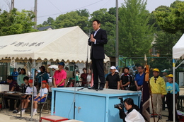 来賓の大山様の祝辞です(ホームページ委員会取材班撮影) 来賓の大山様の祝辞です