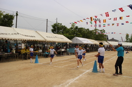 4・5.・6年徒競走(ホームページ委員会取材班撮影) 4・5.・6年徒競走