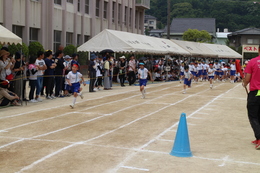 4・5.・6年徒競走(ホームページ委員会取材班撮影) 4・5.・6年徒競走