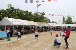3・1・2年生徒競走(ホームページ委員会取材班撮影) 3・1・2年生徒競走