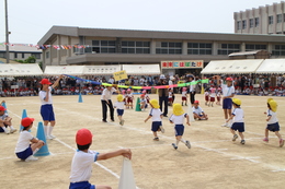 香西保育所・香西幼稚園・初音保育所かけっこ(ホームページ委員会取材班撮影) 香西保育所・香西幼稚園・初音保育所かけっこ