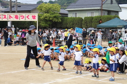 香西保育所・香西幼稚園・初音保育所かけっこ(ホームページ委員会取材班撮影) 香西保育所・香西幼稚園・初音保育所かけっこ