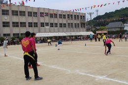 置き換え競争「来賓・体協・学校」(ホームページ委員会取材班撮影) 置き換え競争「来賓・体協・学校」