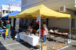 交通安全母の会 お菓子付きコーヒー(ホームページ委員会撮影) 交通安全母の会 お菓子付きコーヒー