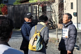 各ポイントで声かけ訓練(会下地区)(ホームページ委員会撮影) 各ポイントで声かけ訓練(会下地区)
