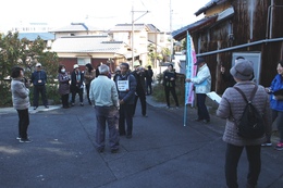 各ポイントで声かけ訓練(会下地区)(ホームページ委員会撮影) 各ポイントで声かけ訓練(会下地区)
