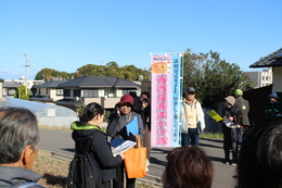 各ポイントで声かけ訓練(会下地区)(ホームページ委員会撮影) 各ポイントで声かけ訓練(会下地区)