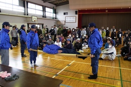 避難シュミレーション訓練(ホームページ委員会撮影) 避難シュミレーション訓練
