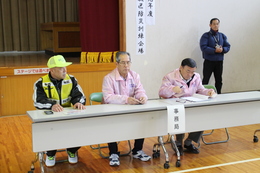 自主防災・コミ協の代表(ホームページ委員会撮影) 自主防災・コミ協の代表