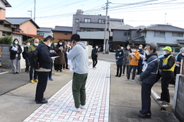 警察に通報(ホームページ委員会撮影) 警察に通報