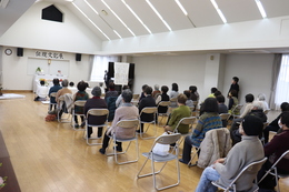 定員を少なくして密にならないように…(ホームページ委員会撮影) 定員を少なくして密にならないように…