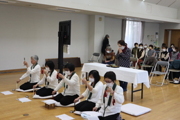 御詠歌の様子(ホームページ委員会撮影) 御詠歌の様子