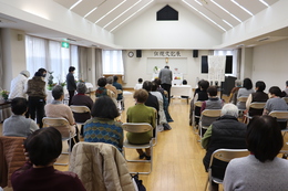 参加者全員が焼香しました(ホームページ委員会撮影) 参加者全員が焼香しました