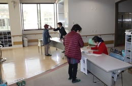 受付の様子(ホームページ委員会撮影) 受付の様子