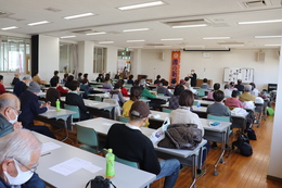 密を避けた席(ホームページ委員会撮影) 密を避けた席