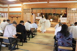 神事の様子(ホームページ委員会撮影) 神事の様子