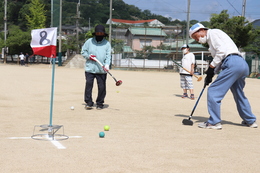 プレーの様子(ホームページ委員会撮影) プレーの様子