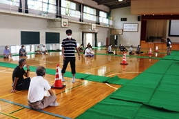 避難者誘導訓練(ホームページ委員会撮影) 避難者誘導訓練