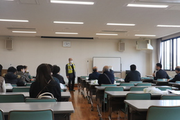 ふれあい福祉センター勝賀での反省会(ホームページ委員会撮影) ふれあい福祉センター勝賀での反省会