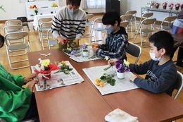男の子も頑張っています(ホームページ委員会撮影) 男の子も頑張っています
