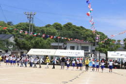 香西女性会 アトラクション(ホームページ委員会撮影) 香西女性会 アトラクション