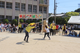 障害物リレー(ホームページ委員会撮影) 障害物リレー