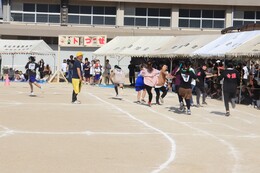 自治区対抗リレー(ホームページ委員会撮影) 自治区対抗リレー