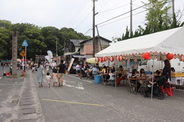 屋台・キッチンカーストリート(ホームページ委員会撮影) 屋台・キッチンカーストリート