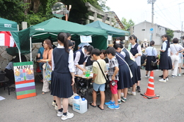 屋台・キッチンカーストリート(ホームページ委員会撮影) 屋台・キッチンカーストリート