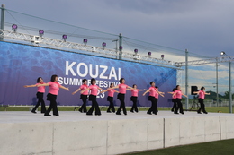 ステップ21ダンスチーム(ホームページ委員会撮影) ステップ21ダンスチーム