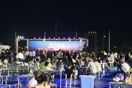 大勢の観客が楽しんでいます(ホームページ委員会撮影) 大勢の観客が楽しんでいます