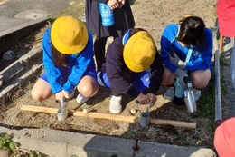 みんなが入れ替わりながら(衛生組合協議会撮影) みんなが入れ替わりながら