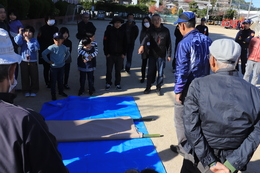 簡易担架競争(ホームページ委員会撮影) 簡易担架競争