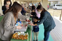 最後は非常食を作って頂きます(ホームページ委員会撮影) 最後は非常食を作って頂きます