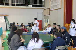 卓球バレー競技の様子(ホームページ委員会撮影) 卓球バレー競技の様子