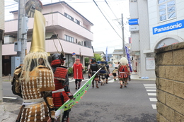 四つ角を北へ(ホームページ委員会撮影) 四つ角を北へ