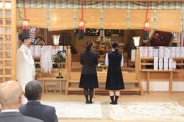 神事の様子(ホームページ委員会撮影) 神事の様子