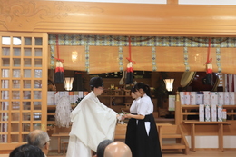 神事の様子(ホームページ委員会撮影) 神事の様子