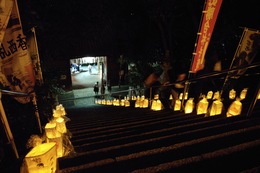 提灯展示の様子(ホームページ委員会撮影) 提灯展示の様子