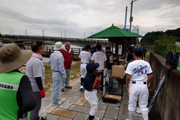 朝7時過ぎスポ少の皆さんが集合(環境衛生組合協議会撮影) 朝7時過ぎスポ少の皆さんが集合