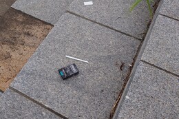 捨てられていたごみをいくつか(環境衛生組合協議会撮影) 捨てられていたごみをいくつか