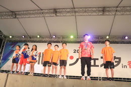 日下尚選手の緊急来場(ホームページ委員会撮影) 日下尚選手の緊急来場