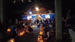 宇佐八幡宮司さんも一緒にきました(平賀北秋祭り実行委員会撮影) 宇佐八幡宮司さんも一緒にきました